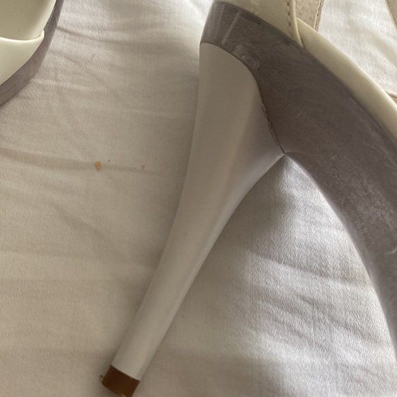 Michael Kors Size 8 patent leather Heels with straps and clear bottom - Picture 7 of 9